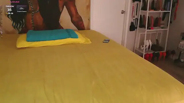 Queenanitadix online show from March 22, 10:37 pm