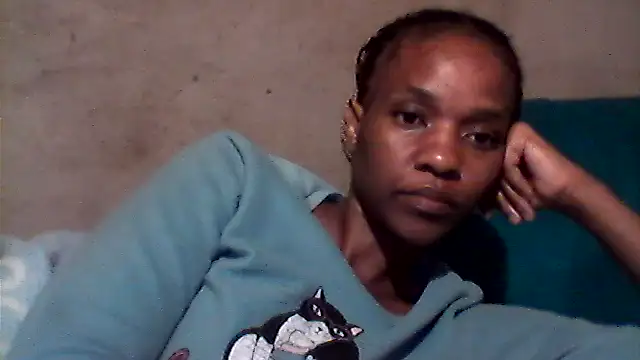 Snapshot of sexybigass31 chatting on June 27, 4:06 am sexybigass31 online show from June 27, 4:06 am
