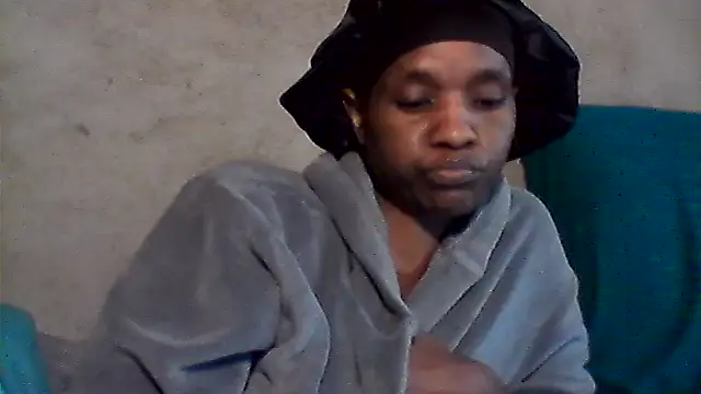 Snapshot of sexybigass31 chatting on July 18, 5:33 am sexybigass31 online show from July 18, 5:33 am