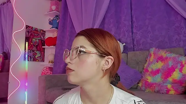 Snapshot of MelaniJhonson chatting on June 3, 4:48 am MelaniJhonson online show from June 3, 4:48 am