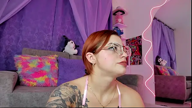 Snapshot of MelaniJhonson chatting on June 24, 4:22 am MelaniJhonson online show from June 24, 4:22 am