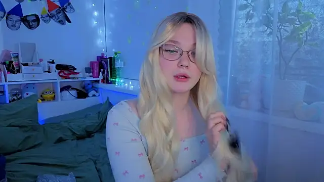 Snapshot of milliedoll chatting on October 13, 9:42 am milliedoll online show from October 13, 9:42 am