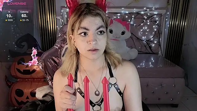 Snapshot of lili_conor_s chatting on October 27, 3:21 am lili conor s online show from October 27, 3:21 am