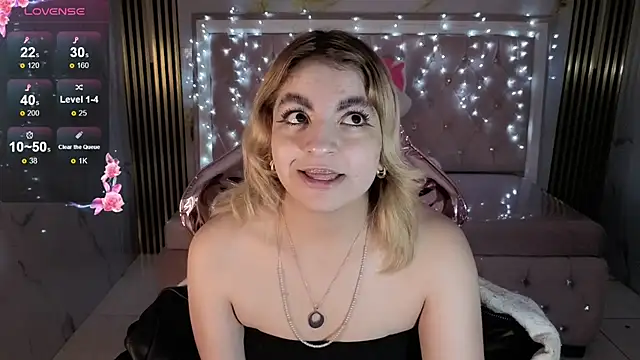 Snapshot of lili_conor_s chatting on November 6, 3:29 am lili conor s online show from November 6, 3:29 am