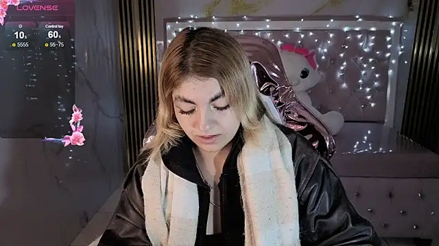 Snapshot of lili_conor_s chatting on November 8, 3:18 am lili conor s online show from November 8, 3:18 am