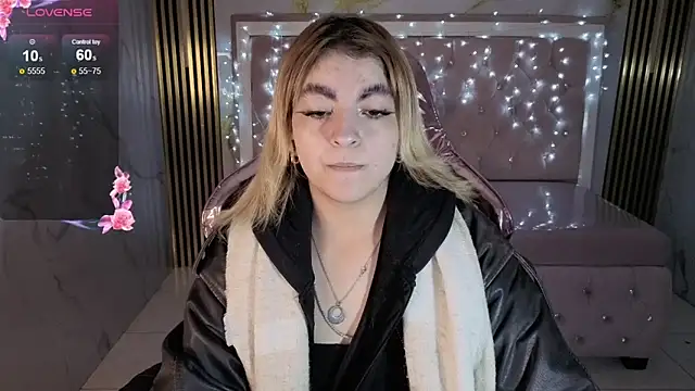 Snapshot of lili_conor_s chatting on November 18, 3:12 am lili conor s online show from November 18, 3:12 am