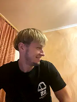 Snapshot of frama666 chatting on October 1, 7:53 pm frama666 online show from October 1, 7:53 pm