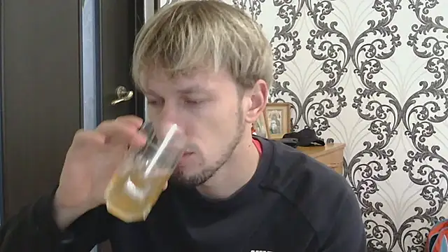 Snapshot of frama666 chatting on October 5, 12:14 pm frama666 online show from October 5, 12:14 pm