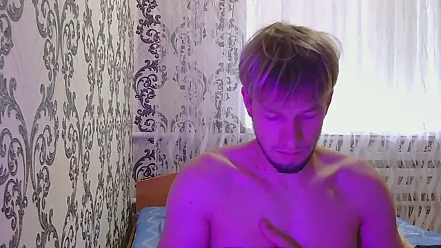 Snapshot of frama666 chatting on October 6, 7:06 am frama666 online show from October 6, 7:06 am