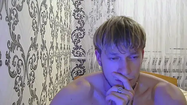 Snapshot of frama666 chatting on October 7, 7:44 pm frama666 online show from October 7, 7:44 pm