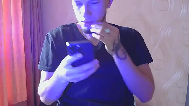 Snapshot of frama666 chatting on October 23, 6:45 am frama666 online show from October 23, 6:45 am