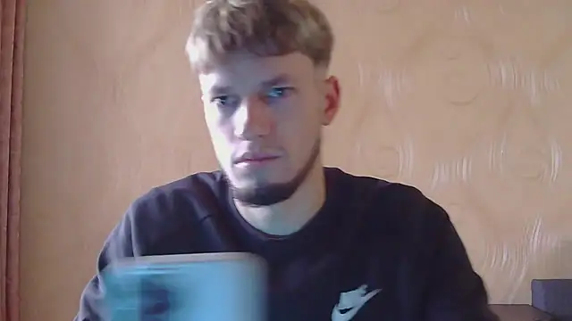 Snapshot of frama666 chatting on October 24, 11:28 am frama666 online show from October 24, 11:28 am