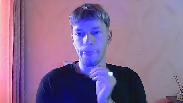 Snapshot of frama666 chatting on November 3, 8:26 am frama666 online show from November 3, 8:26 am