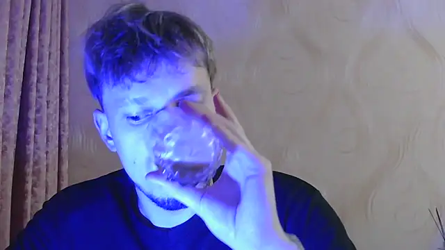 Snapshot of frama666 chatting on November 24, 7:02 pm frama666 online show from November 24, 7:02 pm