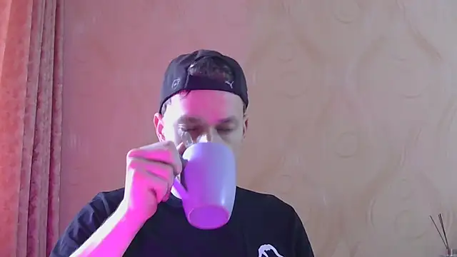 Snapshot of frama666 chatting on November 25, 12:49 pm frama666 online show from November 25, 12:49 pm