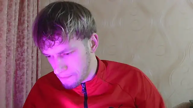 Snapshot of frama666 chatting on December 21, 2:24 pm frama666 online show from December 21, 2:24 pm