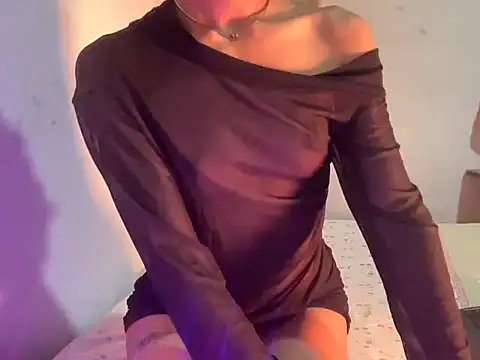  luckylips online show from April 10, 5:06 pm