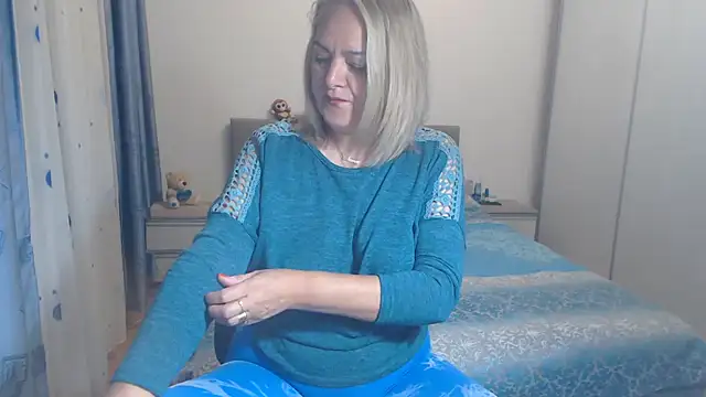 MatureDiana online show from May 1, 2:27 am