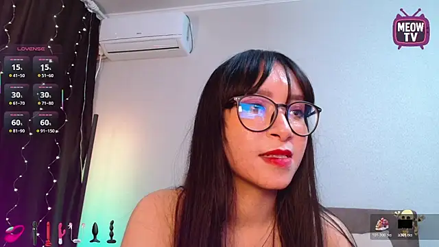 Snapshot of miyakimi0101 chatting on November 7, 12:05 pm miyakimi0101 online show from November 7, 12:05 pm