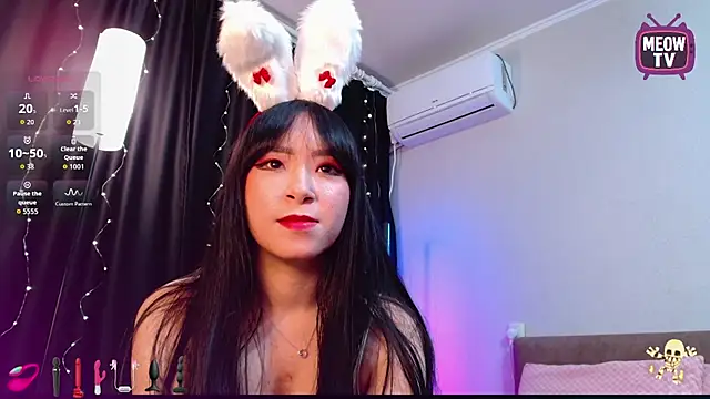 Snapshot of miyakimi0101 chatting on November 17, 11:43 pm miyakimi0101 online show from November 17, 11:43 pm