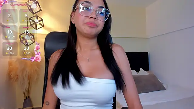 Lucia Brown  online show from June 18, 6:12 pm