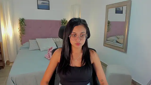 Snapshot of Lucia_Brown_ chatting on July 31, 2:11 am Lucia Brown online show from July 31, 2:11 am