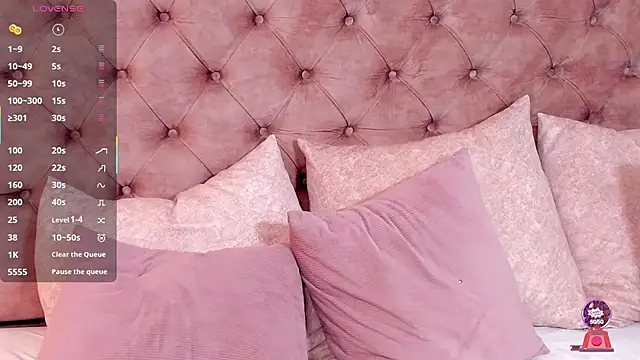 Snapshot of regina_noctixx chatting on December 4, 11:02 pm regina noctixx online show from December 4, 11:02 pm