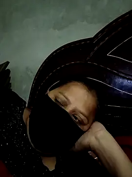 Snapshot of sharnjit299 chatting on December 5, 6:04 pm sharnjit299 online show from December 5, 6:04 pm