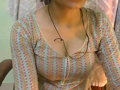 Cute Pihu01 online show from August 5, 7:28 pm