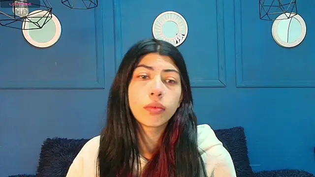 Snapshot of Cassie_bloom chatting on October 23, 9:02 pm Cassie bloom online show from October 23, 9:02 pm