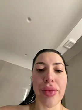 Mia Splash online show from February 11, 7:57 am