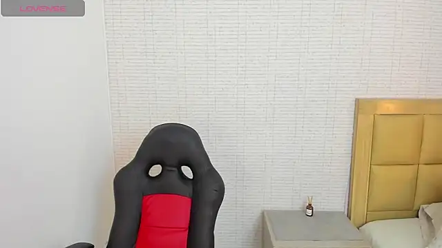 Snapshot of MEGANZARICK chatting on October 1, 12:22 pm MEGANZARICK online show from October 1, 12:22 pm