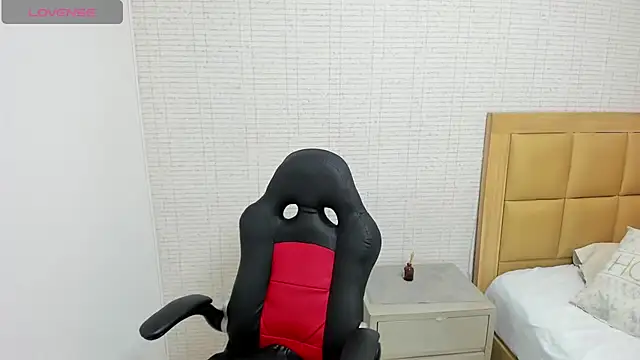 Snapshot of MEGANZARICK chatting on October 4, 12:25 pm MEGANZARICK online show from October 4, 12:25 pm