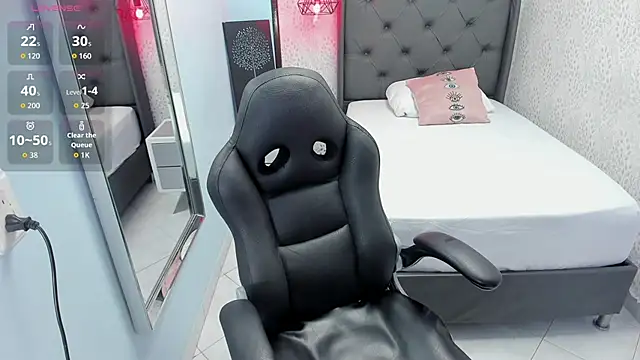 Snapshot of MEGANZARICK chatting on November 4, 1:32 pm MEGANZARICK online show from November 4, 1:32 pm