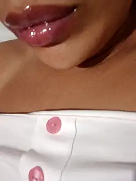 Snapshot of Sexlove1xo chatting on September 26, 3:27 pm Sexlove1xo online show from September 26, 3:27 pm