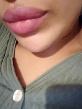 Snapshot of Sexlove1xo chatting on October 5, 8:40 pm Sexlove1xo online show from October 5, 8:40 pm