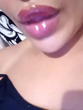 Snapshot of Sexlove1xo chatting on October 18, 2:40 pm Sexlove1xo online show from October 18, 2:40 pm