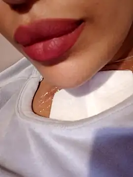 Snapshot of Sexlove1xo chatting on October 31, 6:20 pm Sexlove1xo online show from October 31, 6:20 pm