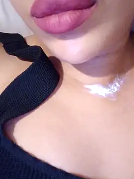 Snapshot of Sexlove1xo chatting on November 4, 11:53 am Sexlove1xo online show from November 4, 11:53 am