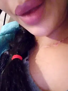 Snapshot of Sexlove1xo chatting on November 21, 9:19 am Sexlove1xo online show from November 21, 9:19 am