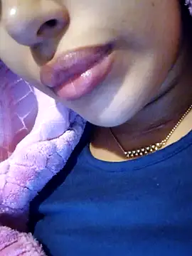 Snapshot of Sexlove1xo chatting on December 19, 12:45 pm Sexlove1xo online show from December 19, 12:45 pm