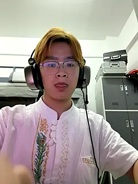 Snapshot of Anson0722 chatting on September 25, 1:04 pm Anson0722 online show from September 25, 1:04 pm