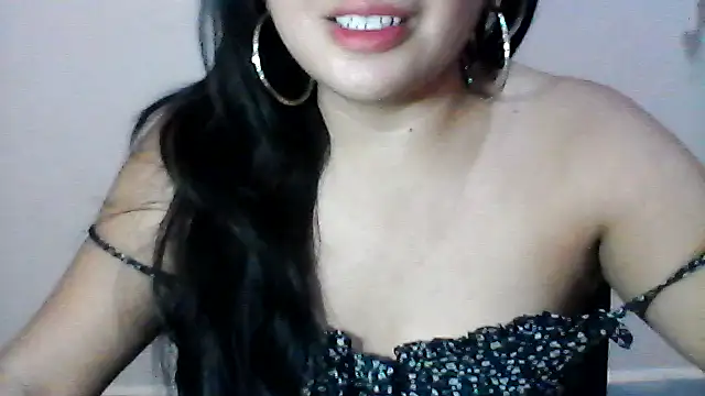 Snapshot of shashel5 chatting on May 6, 11:21 pm shashel5 online show from May 6, 11:21 pm