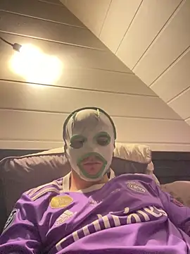 Snapshot of leobarth chatting on March 28, 5:07 am leobarth online show from March 28, 5:07 am