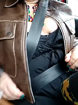 Snapshot of Erika41 chatting on October 4, 10:46 am Erika41 online show from October 4, 10:46 am