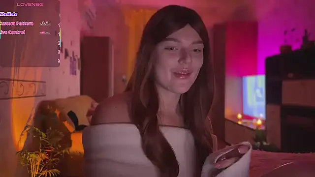 CherryRed Girl online show from October 21, 6:30 pm