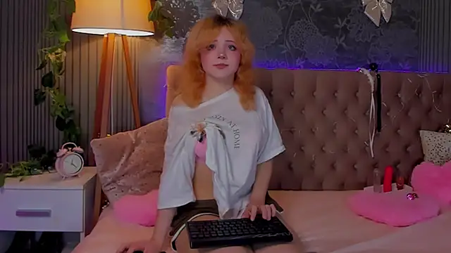 EmilyAngells online show from December 19, 7:04 am