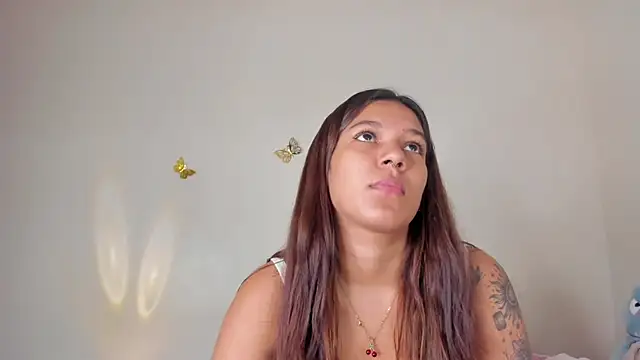 Snapshot of violett_24_ chatting on November 20, 1:17 am violett 24 online show from November 20, 1:17 am