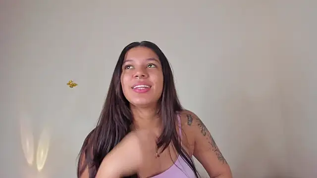 Snapshot of violett_24_ chatting on December 5, 12:52 am violett 24 online show from December 5, 12:52 am