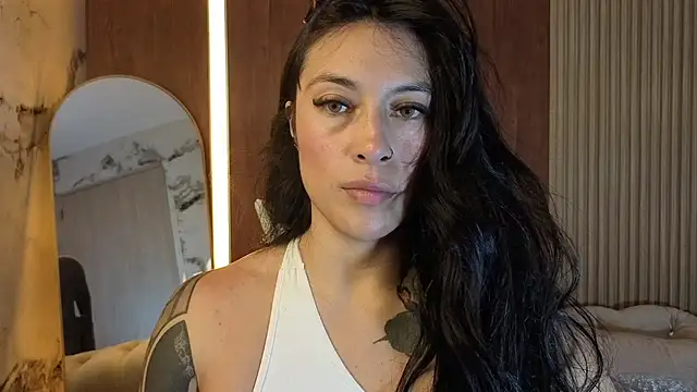 Snapshot of Isabella_Collen_v chatting on July 6, 7:49 pm Isabella Collen v online show from July 6, 7:49 pm
